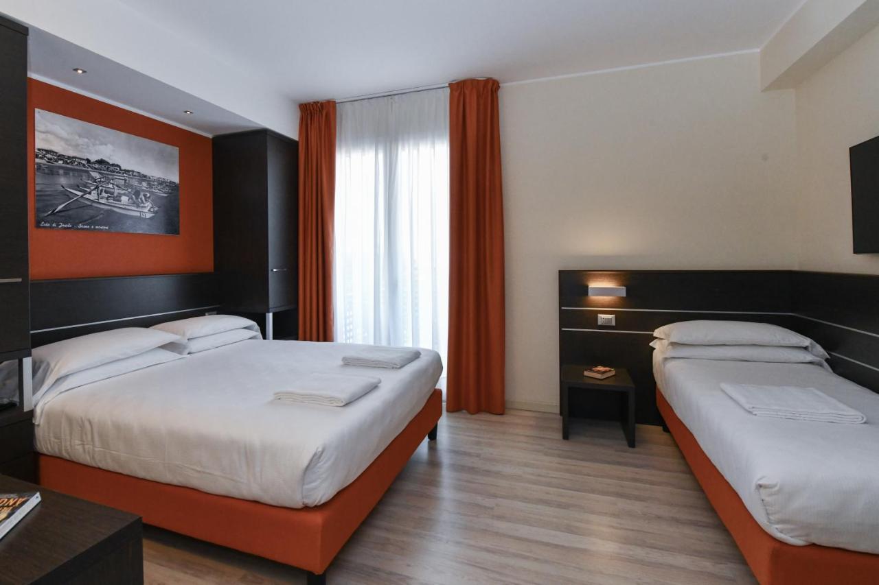 לידו די ג'סולו Hotel Vienna מראה חיצוני תמונה