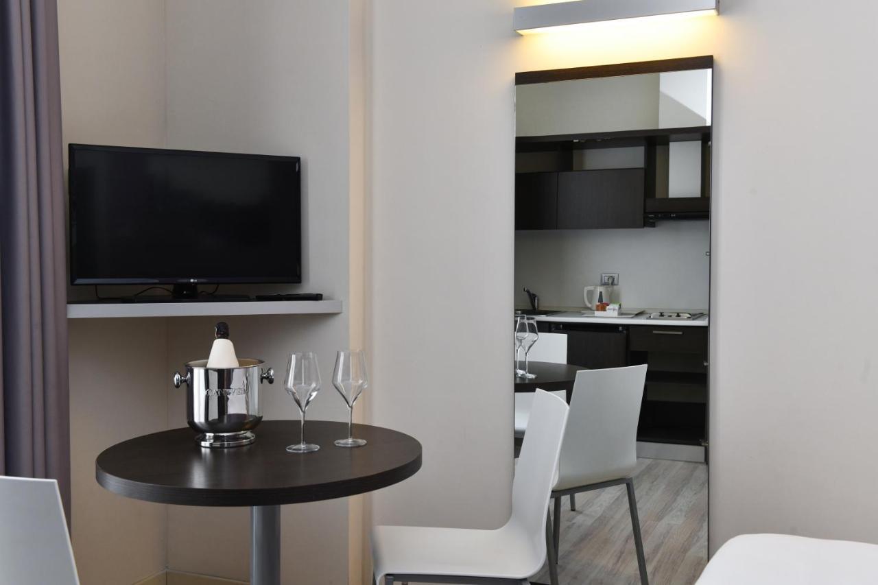 לידו די ג'סולו Hotel Vienna מראה חיצוני תמונה