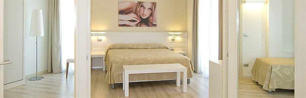 לידו די ג'סולו Hotel Vienna מראה חיצוני תמונה